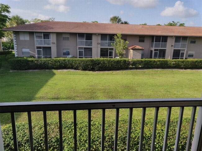 Building Photo - 8830 Royal Palm Blvd