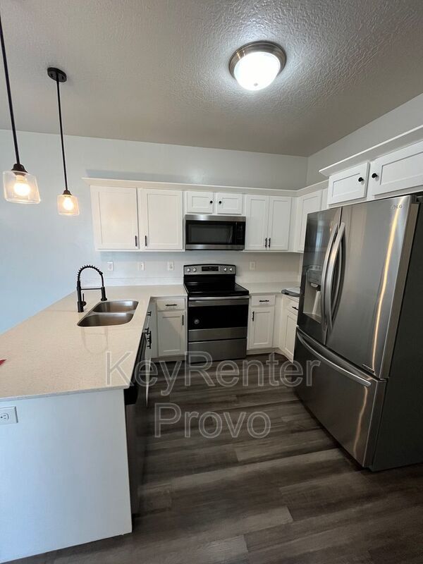 Building Photo - 681 N 380 W