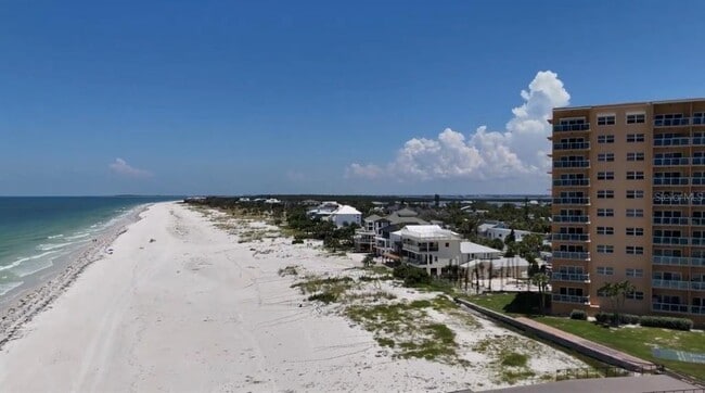 Building Photo - 880 Mandalay Ave