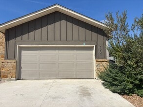 Building Photo - 2221 Avery Village