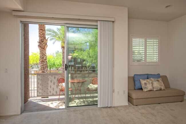 Foto del edificio - 6745 N 93RD Ave