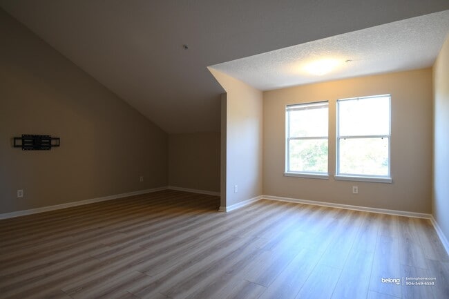 Building Photo - 87229 Lents Rd