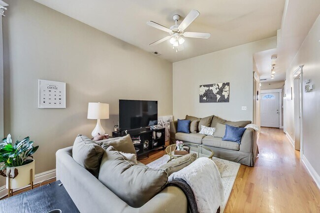 Foto del edificio - 1128 W Armitage Ave