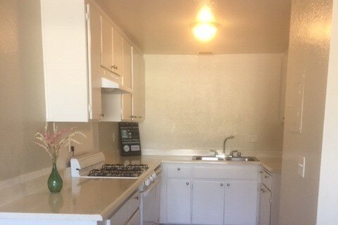 Foto principal - 926 N Vine Ave