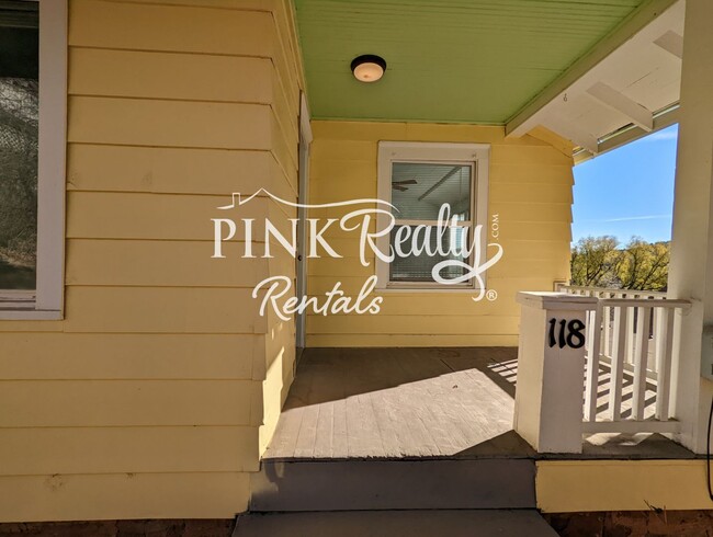 Foto del edificio - Cozy Triplex in Desirable Manitou Springs!