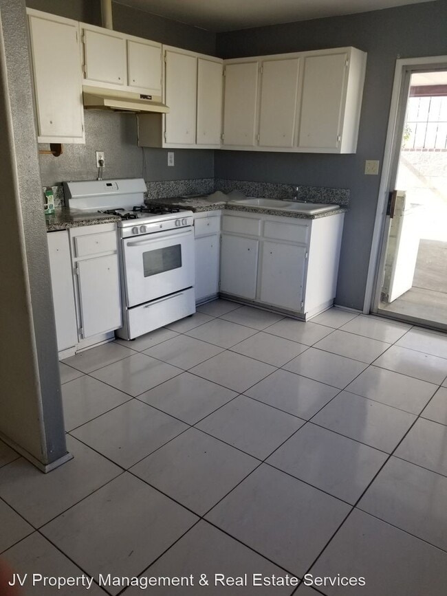 Building Photo - 2 br, 1 bath House - 1040 S. Alice Avenue