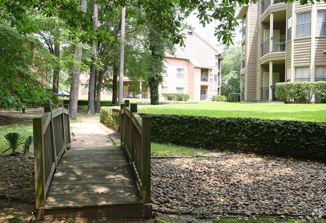 Nature Trail - Chasewood Apartments