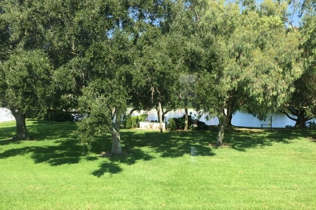 421 E. Commonwealth SJ - Mapa de ubicación - 4550 Overlook Dr NE