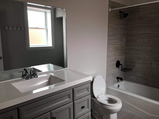 Foto del edificio - 6552 W Roscoe St