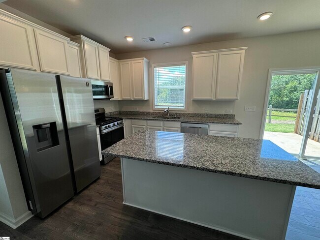 Building Photo - 101 Hartland Pl
