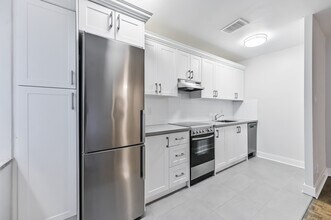 Building Photo - 151 St George St