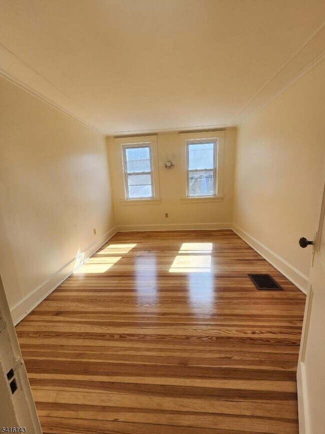 Building Photo - 133 Western Ave