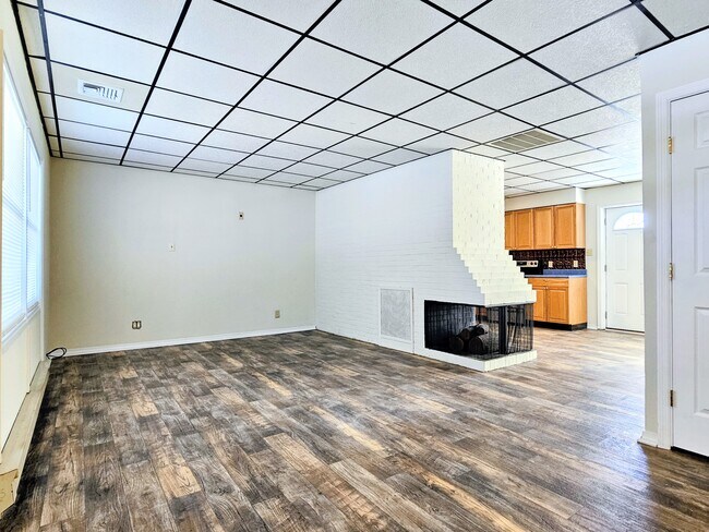 Building Photo - 110 Stanley Ave