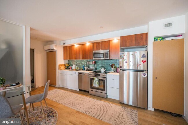 Foto del edificio - 152 W Laurel St