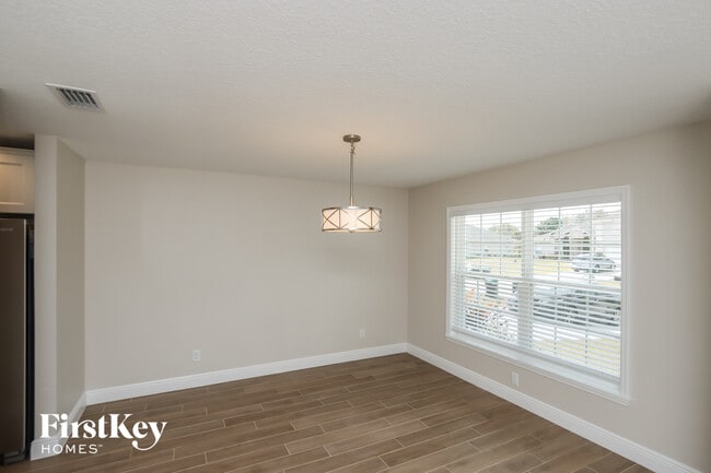 Foto del edificio - 249 Bordeaux Ave NE