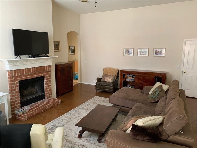 Building Photo - 8511 Fern Bluff Ave