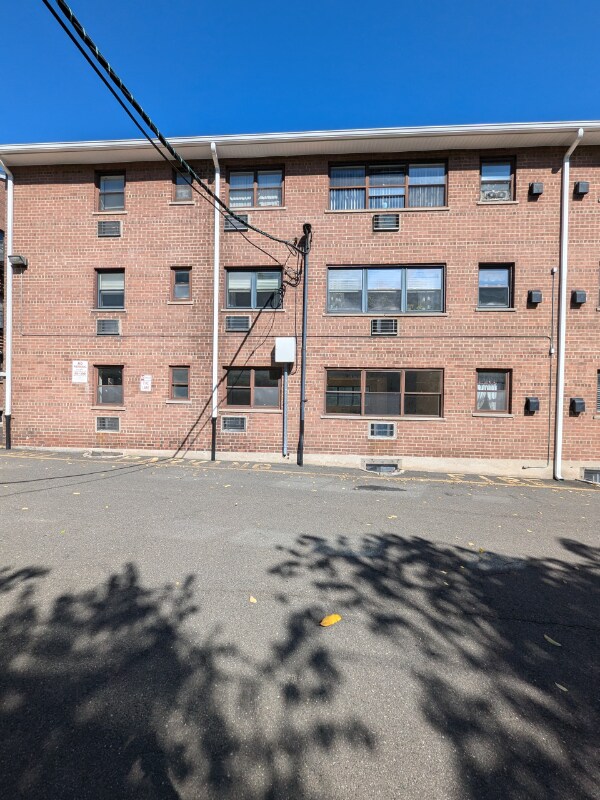 Foto del edificio - 214 Prospect Ave