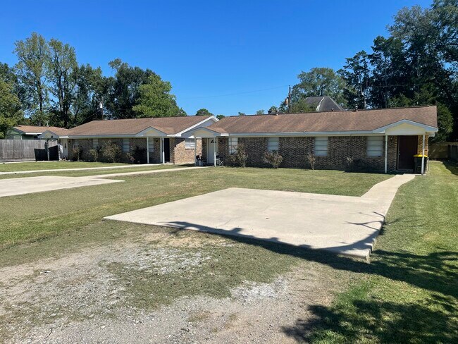 Building Photo - 269 Pineburr St