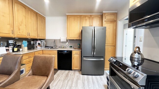 Building Photo - Rare Rental Opportunity: 29 Ramsell Street...