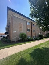 Building Photo - 11635 S Pulaski Rd