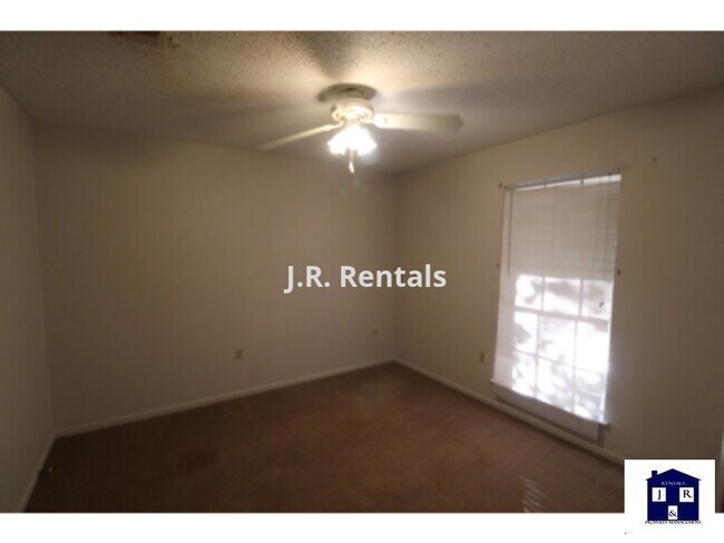 Building Photo - 1903 Wayne St