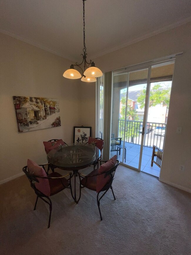 Building Photo - Furnished End Unit 2 Bedroom 2 Bath 2nd fl...