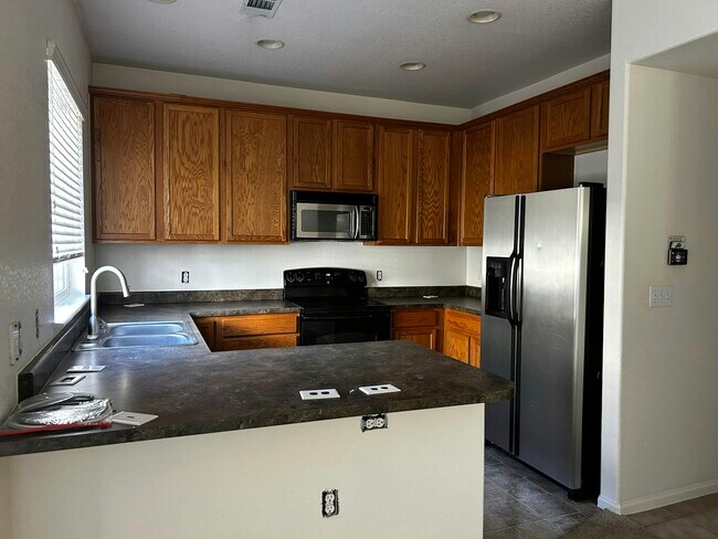 Foto del edificio - 12929 Grant Cir E