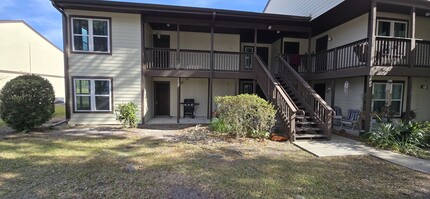 Building Photo - 21101 Sandalwood Dr