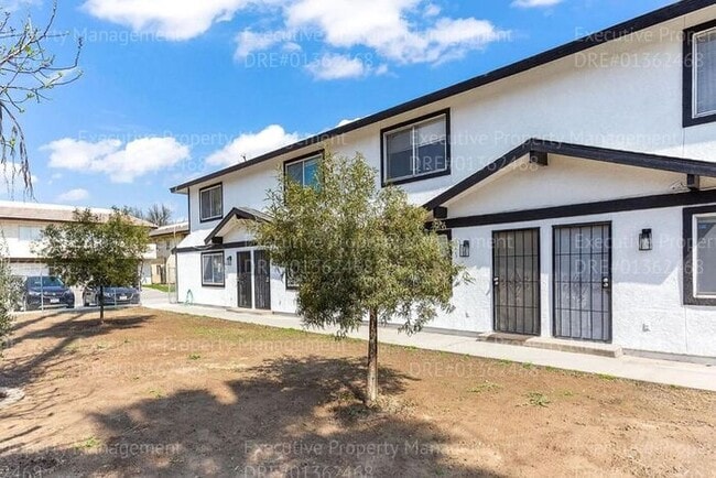Foto del edificio - Townhouse unit. 2 bedrooms 1.5 bath call o...