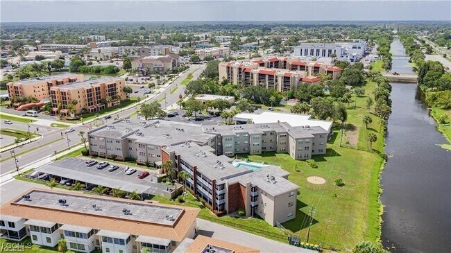 Foto del edificio - 3100 Harbor Blvd