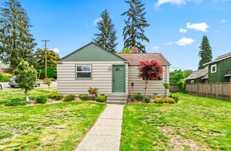 Building Photo - 229 Ave F