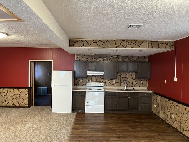 Building Photo - 52 May Ave