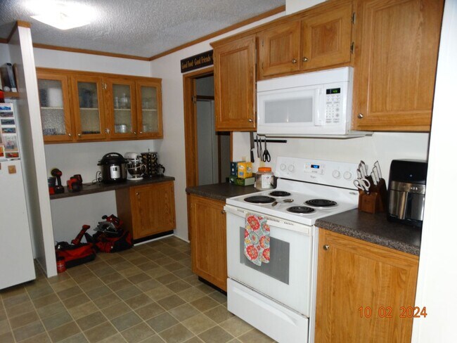 Building Photo - 3 bedroom Midway Home