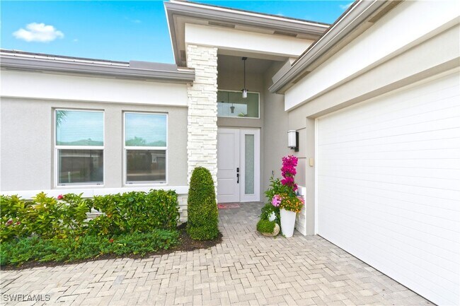 Foto del edificio - 11899 Gardenia Ave