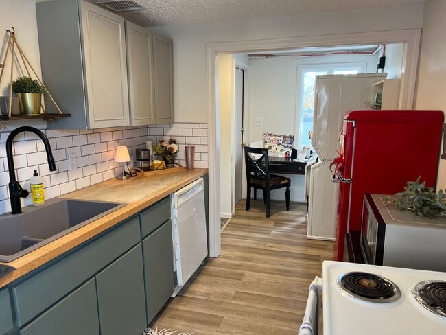 Building Photo - WIRED - West Plaza Condo, LLC