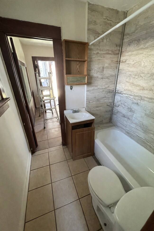 Foto del edificio - Cute One Bedroom Detached Unit