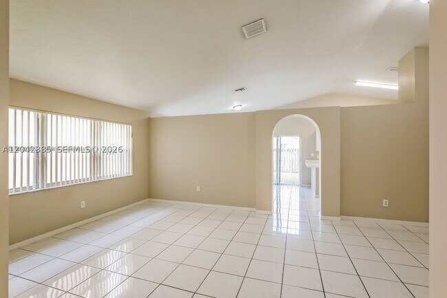 Foto del edificio - 1365 SW 106th Ave