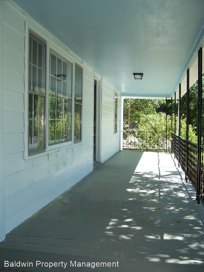 Building Photo - 2 br, 1 bath House - 731 Mulberry St.