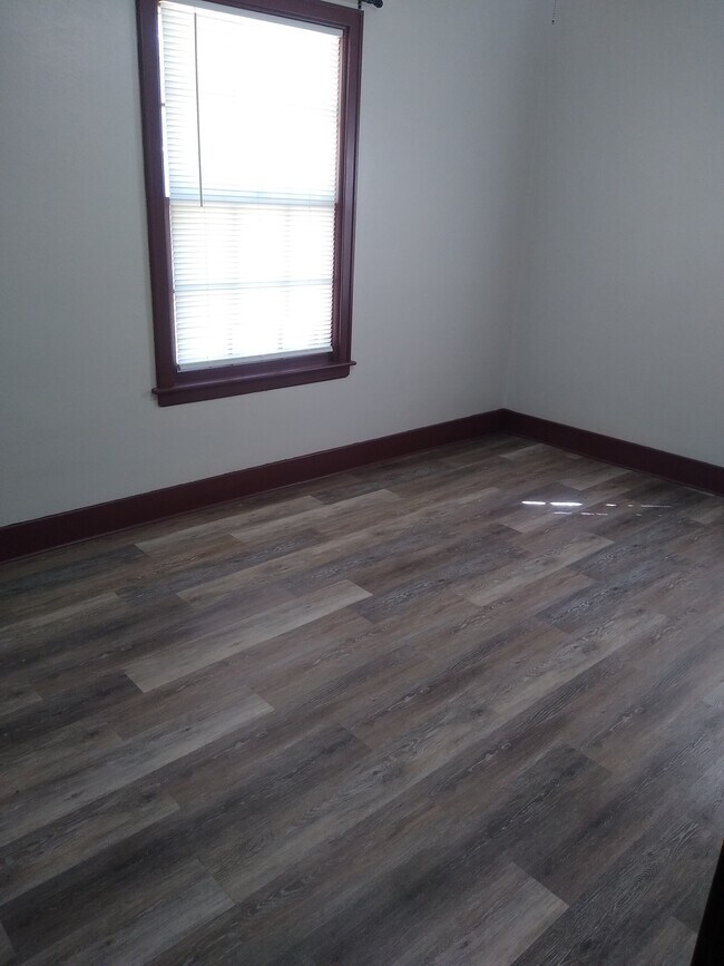 122 S Garfield Ave, Chanute, KS 66720 House Rental in Chanute, KS