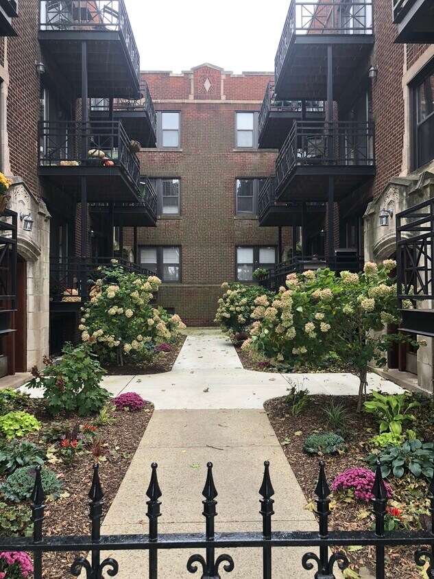 Primary Photo - 1155 W Grace St