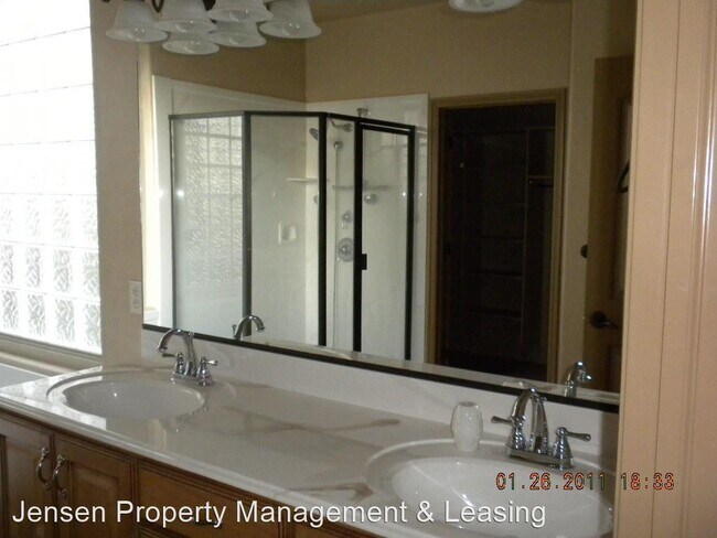 Foto del edificio - 3 br, 2 bath House - 2391 South Canterbury...