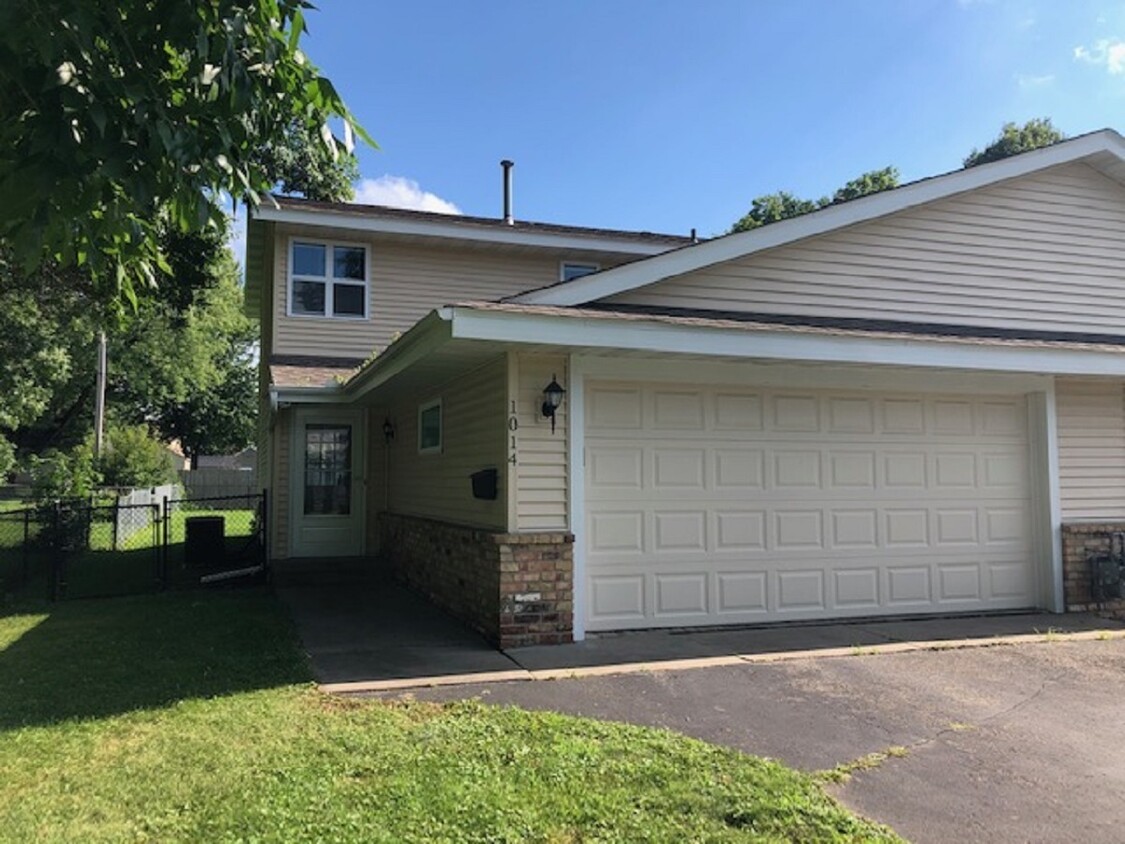 Foto principal - 1014 3rd Ave E