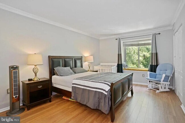 Foto del edificio - 9725 Kings Crown Ct