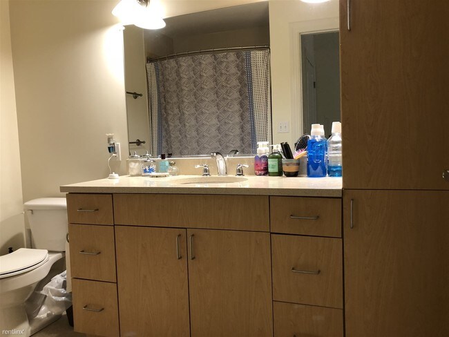 Foto del edificio - 1 br, 1 bath  - 2 Banks Pl # 2129