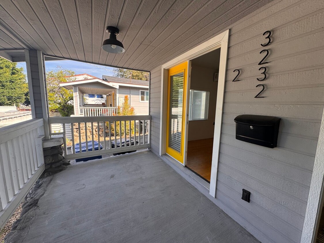 Primary Photo - 3232 Verdugo Rd