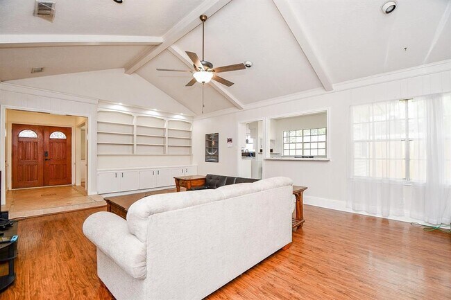 Foto del edificio - 8118 Brinkworth Ln