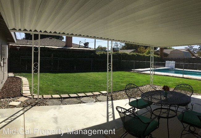 Building Photo - 4 br, 2.5 bath House - 26545 Mulanax Drive
