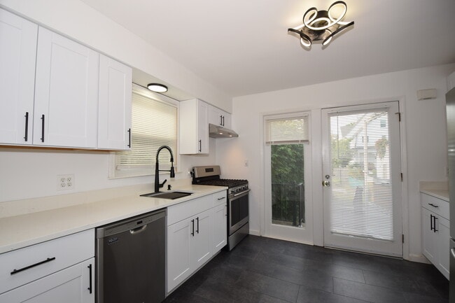 Foto del edificio - 40 Glaser Ave