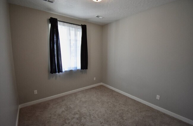 Foto del edificio - 968 Spruce Willow Wy