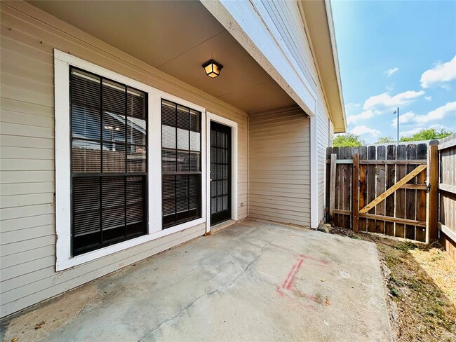 Foto del edificio - 9221 Kempler Dr